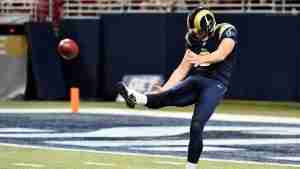WATCH: Rams Punter Hekker Tries Water Polo Goalkeeping