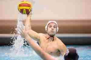 Harvard Becomes an East Coast Water Polo Power, Thanks to Its West Coast Coach – NYT